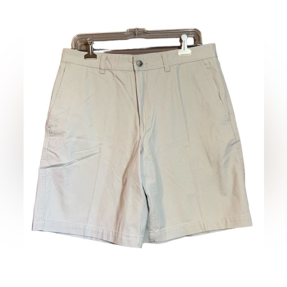 NWT! Eddie Bauer beige flat front chino short